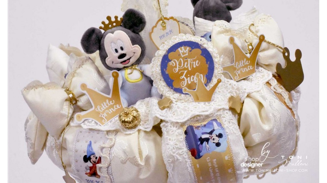 Lumanare botez Mickey Mouse personalizata grafic si inspirata din lumea Disney cu note roiale The King 9